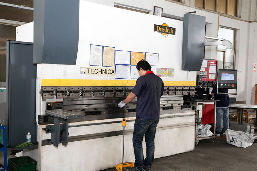 Máquina de dobra CNC